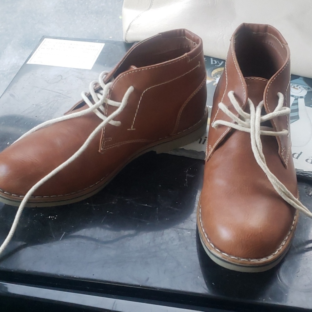Boys size 3 dress shoe